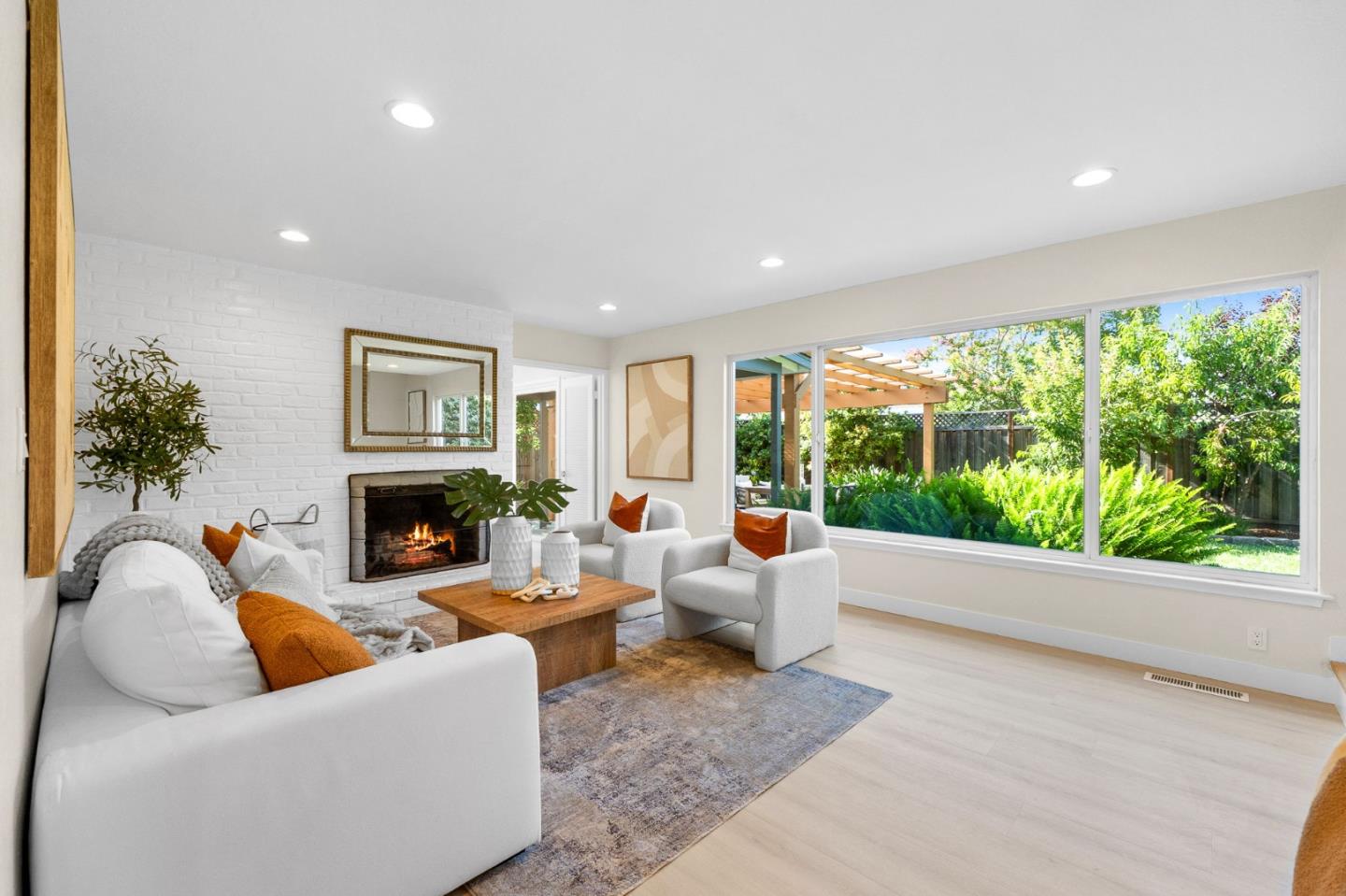 Detail Gallery Image 15 of 72 For 16251 Lilac Ln, Los Gatos,  CA 95032 - 5 Beds | 3 Baths
