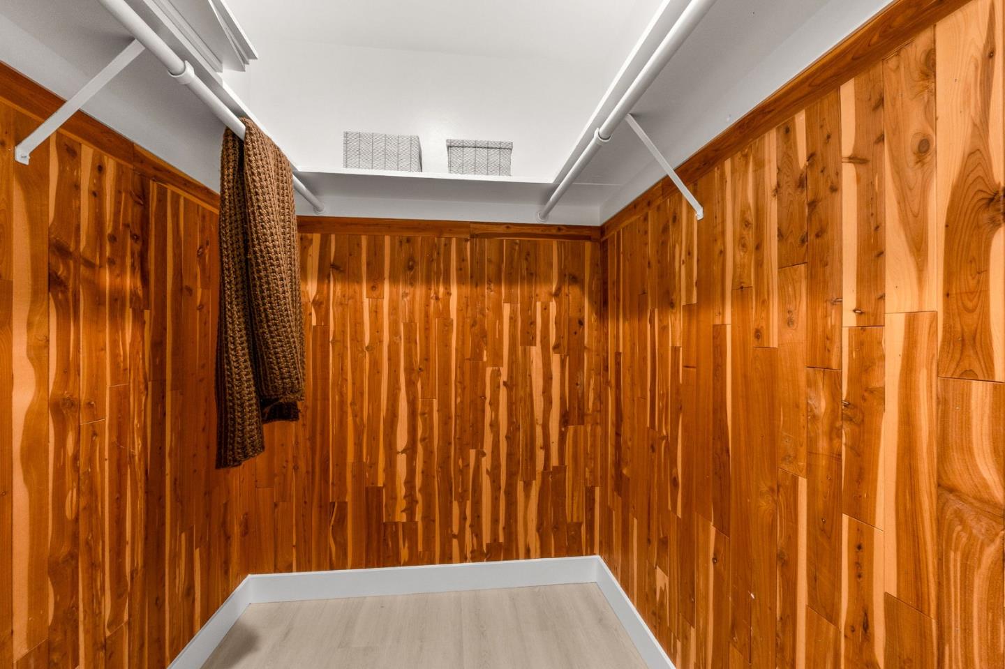 Detail Gallery Image 23 of 72 For 16251 Lilac Ln, Los Gatos,  CA 95032 - 5 Beds | 3 Baths