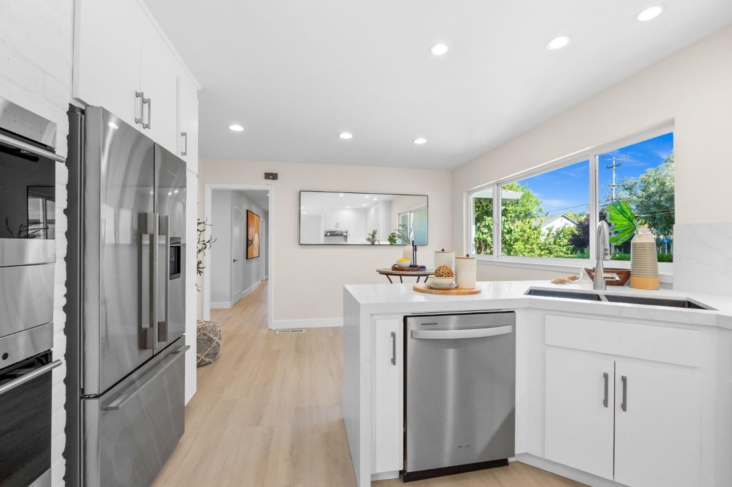 Detail Gallery Image 7 of 72 For 16251 Lilac Ln, Los Gatos,  CA 95032 - 5 Beds | 3 Baths