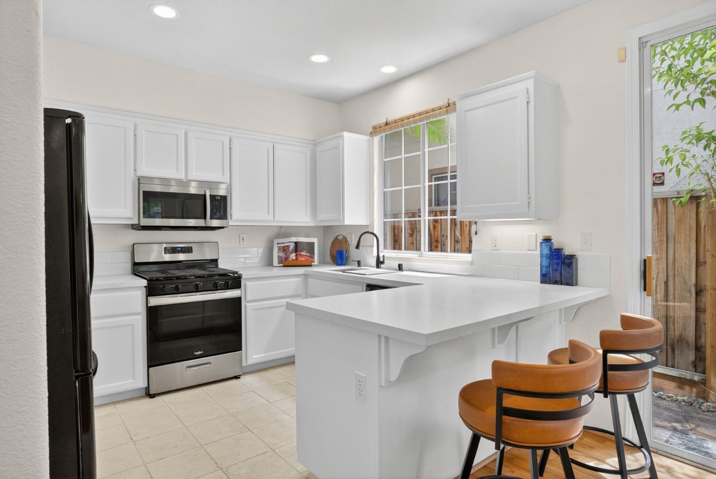 Detail Gallery Image 11 of 39 For 612 Villa Centre Way, San Jose,  CA 95128 - 3 Beds | 2/1 Baths