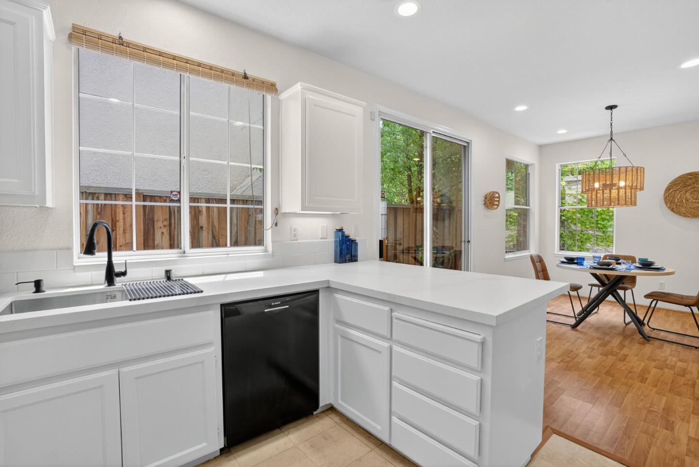 Detail Gallery Image 13 of 39 For 612 Villa Centre Way, San Jose,  CA 95128 - 3 Beds | 2/1 Baths