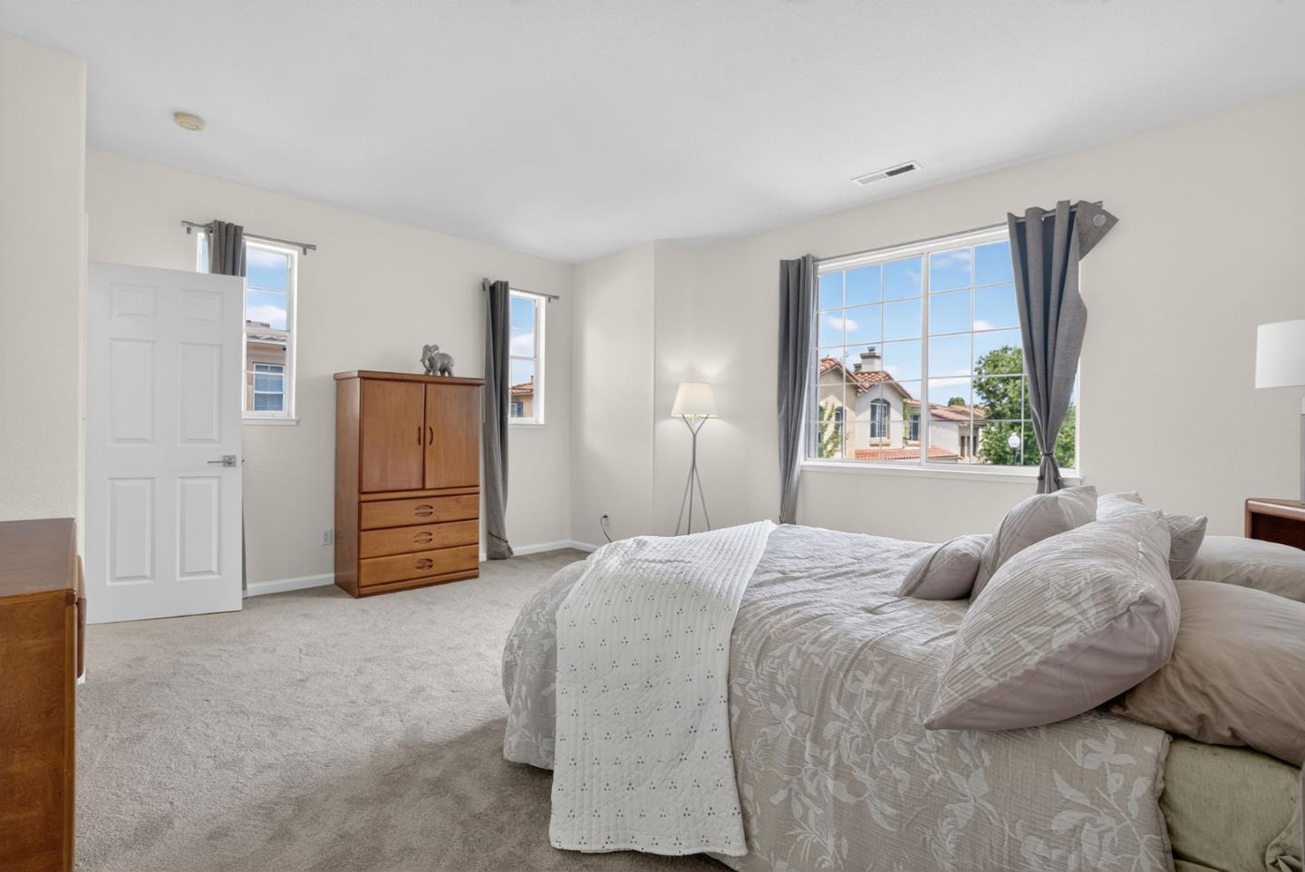 Detail Gallery Image 19 of 39 For 612 Villa Centre Way, San Jose,  CA 95128 - 3 Beds | 2/1 Baths