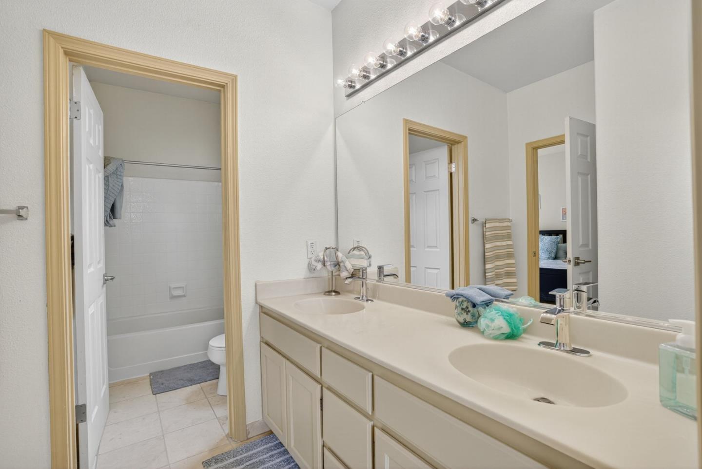 Detail Gallery Image 31 of 39 For 612 Villa Centre Way, San Jose,  CA 95128 - 3 Beds | 2/1 Baths
