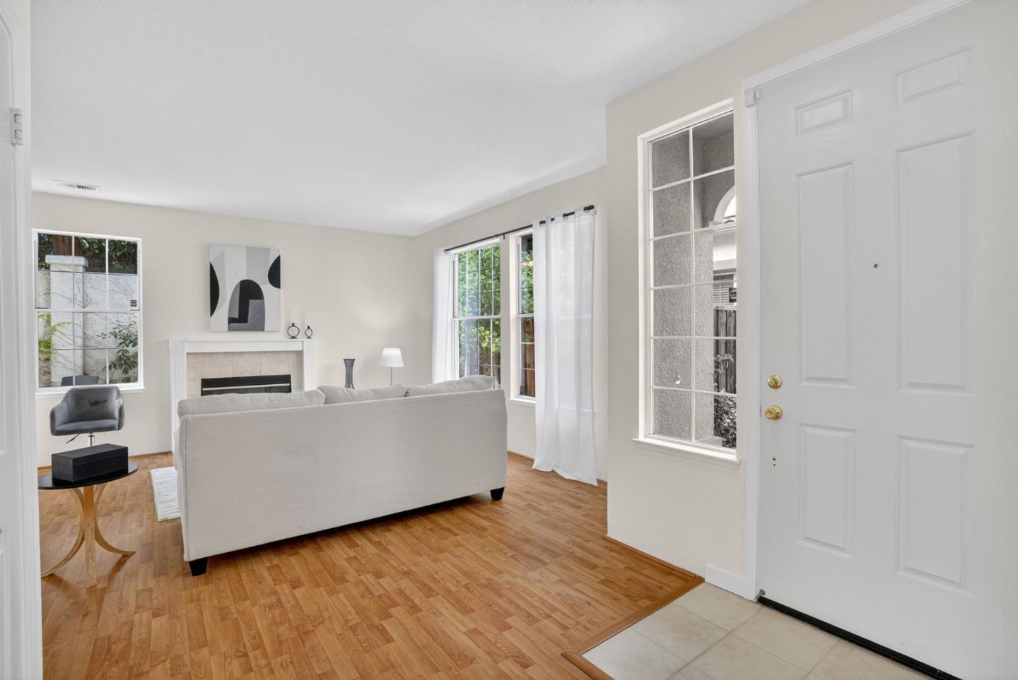 Detail Gallery Image 4 of 39 For 612 Villa Centre Way, San Jose,  CA 95128 - 3 Beds | 2/1 Baths