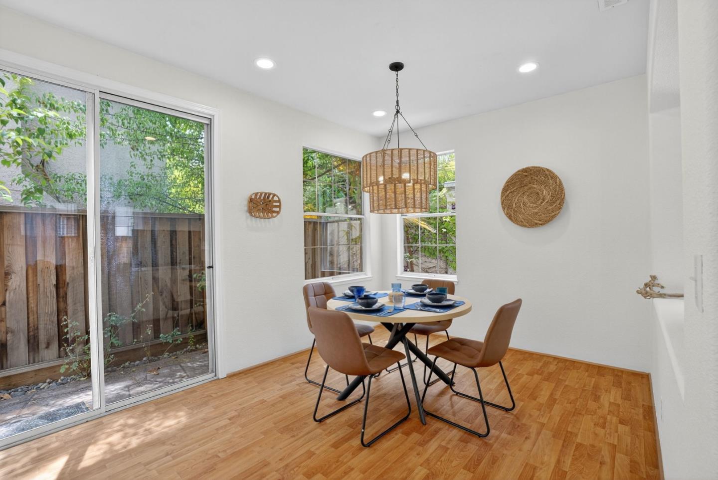 Detail Gallery Image 8 of 39 For 612 Villa Centre Way, San Jose,  CA 95128 - 3 Beds | 2/1 Baths