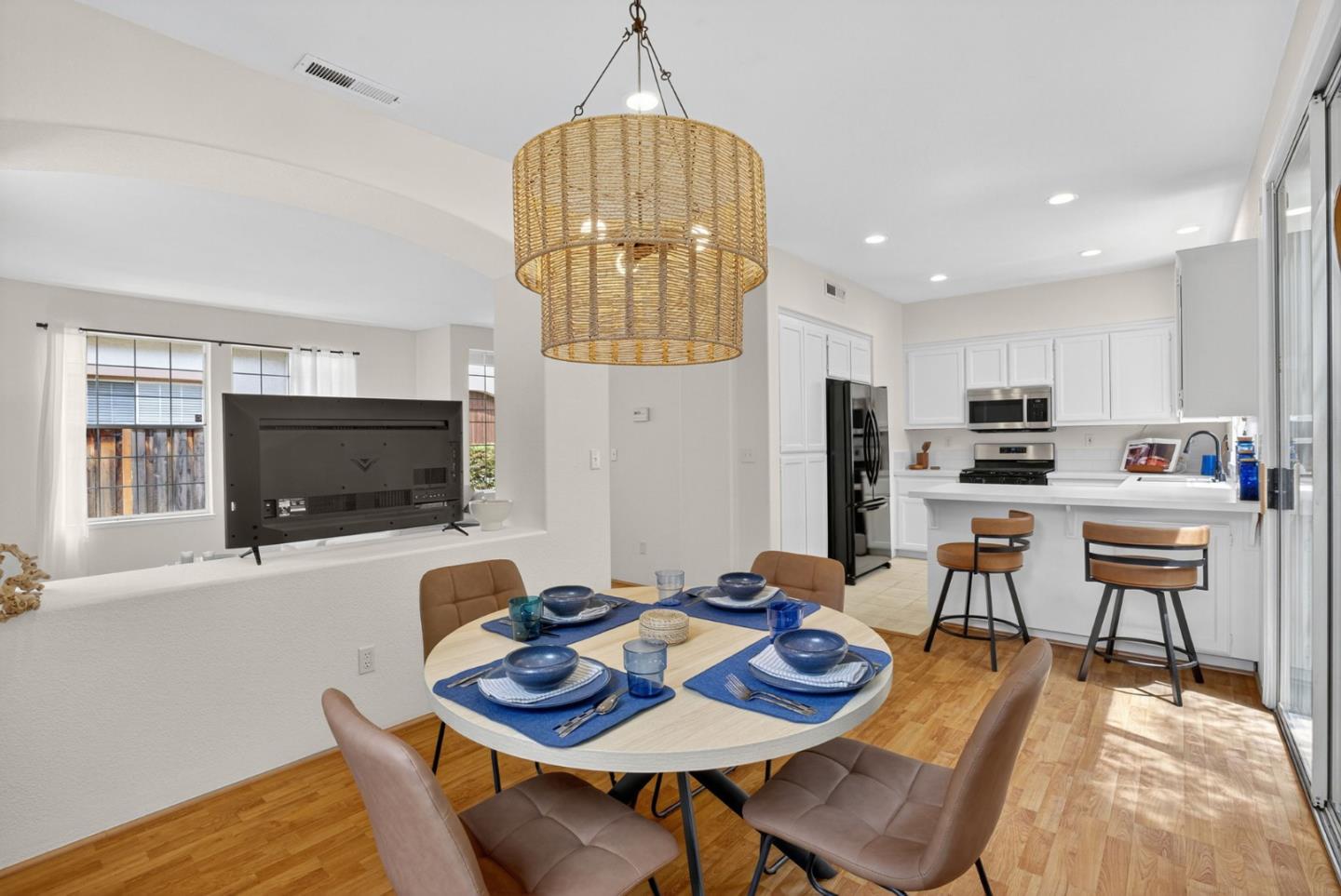 Detail Gallery Image 9 of 39 For 612 Villa Centre Way, San Jose,  CA 95128 - 3 Beds | 2/1 Baths