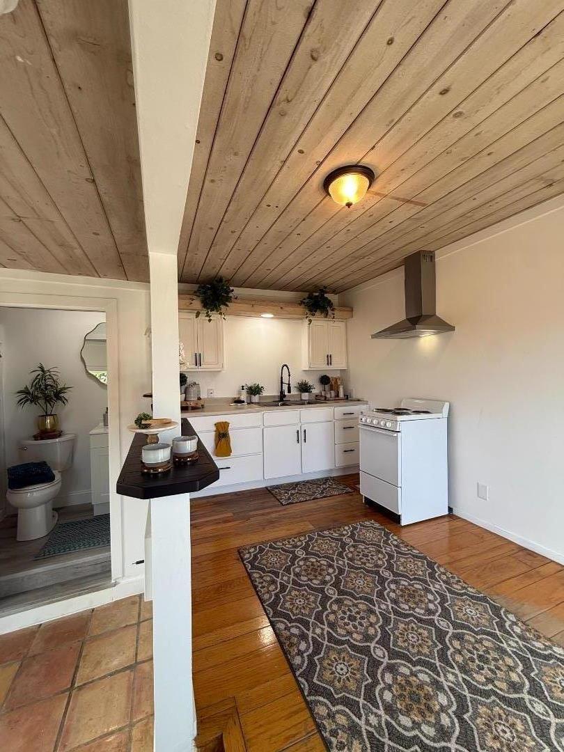 Detail Gallery Image 29 of 32 For 951 Belden St, Monterey,  CA 93940 - 3 Beds | 2 Baths