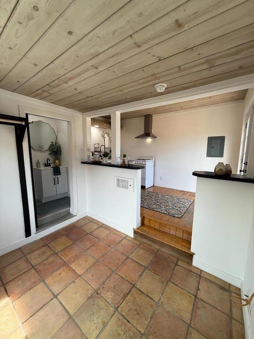 Detail Gallery Image 31 of 32 For 951 Belden St, Monterey,  CA 93940 - 3 Beds | 2 Baths