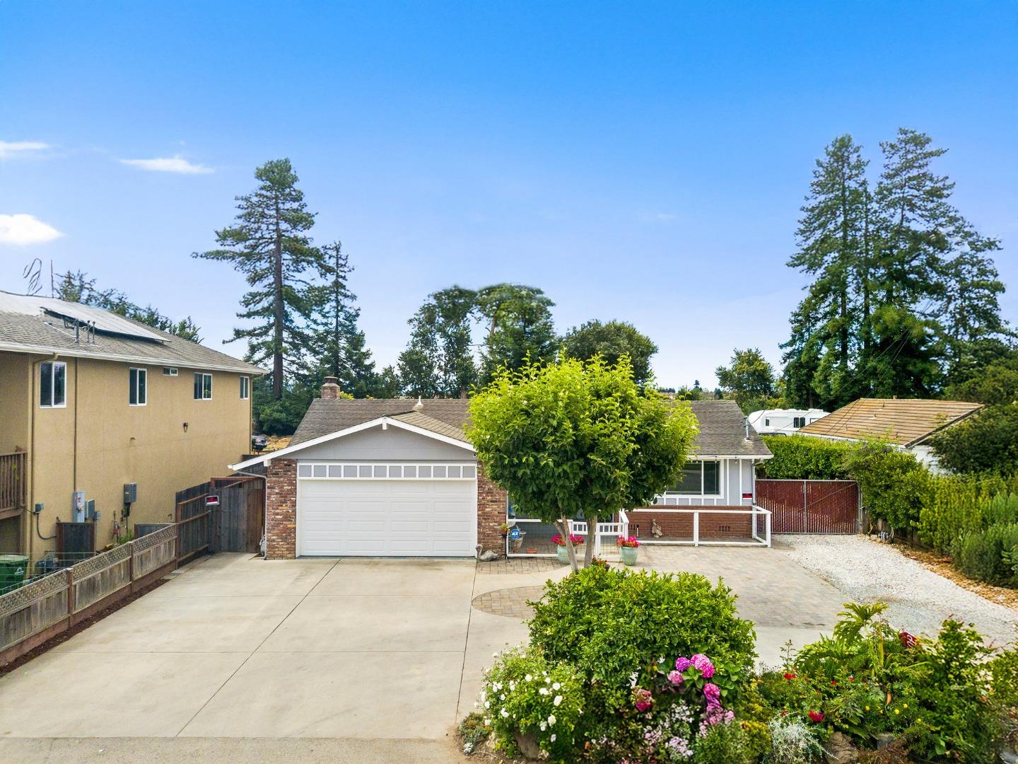 Detail Gallery Image 3 of 35 For 70 College Rd, Watsonville,  CA 95076 - 3 Beds | 2 Baths
