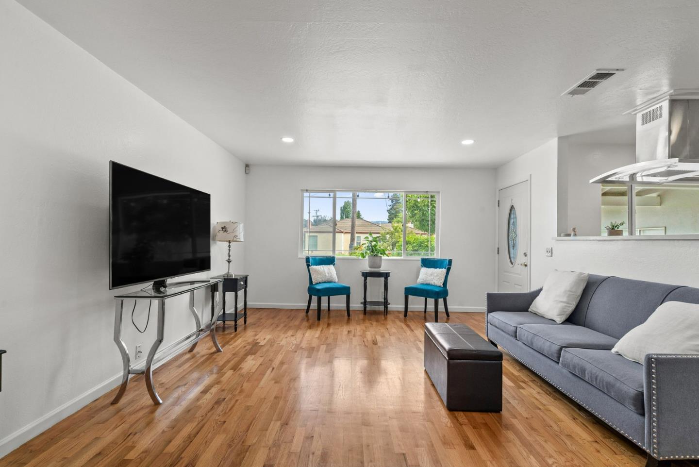 Detail Gallery Image 6 of 35 For 70 College Rd, Watsonville,  CA 95076 - 3 Beds | 2 Baths