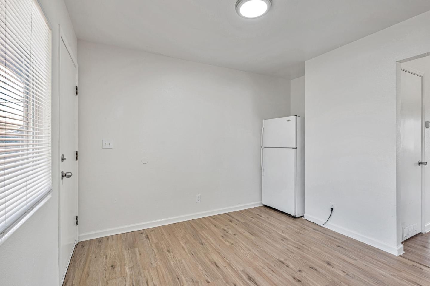 Detail Gallery Image 15 of 27 For 2842 N First St, Fresno,  CA 93703 - – Beds | – Baths