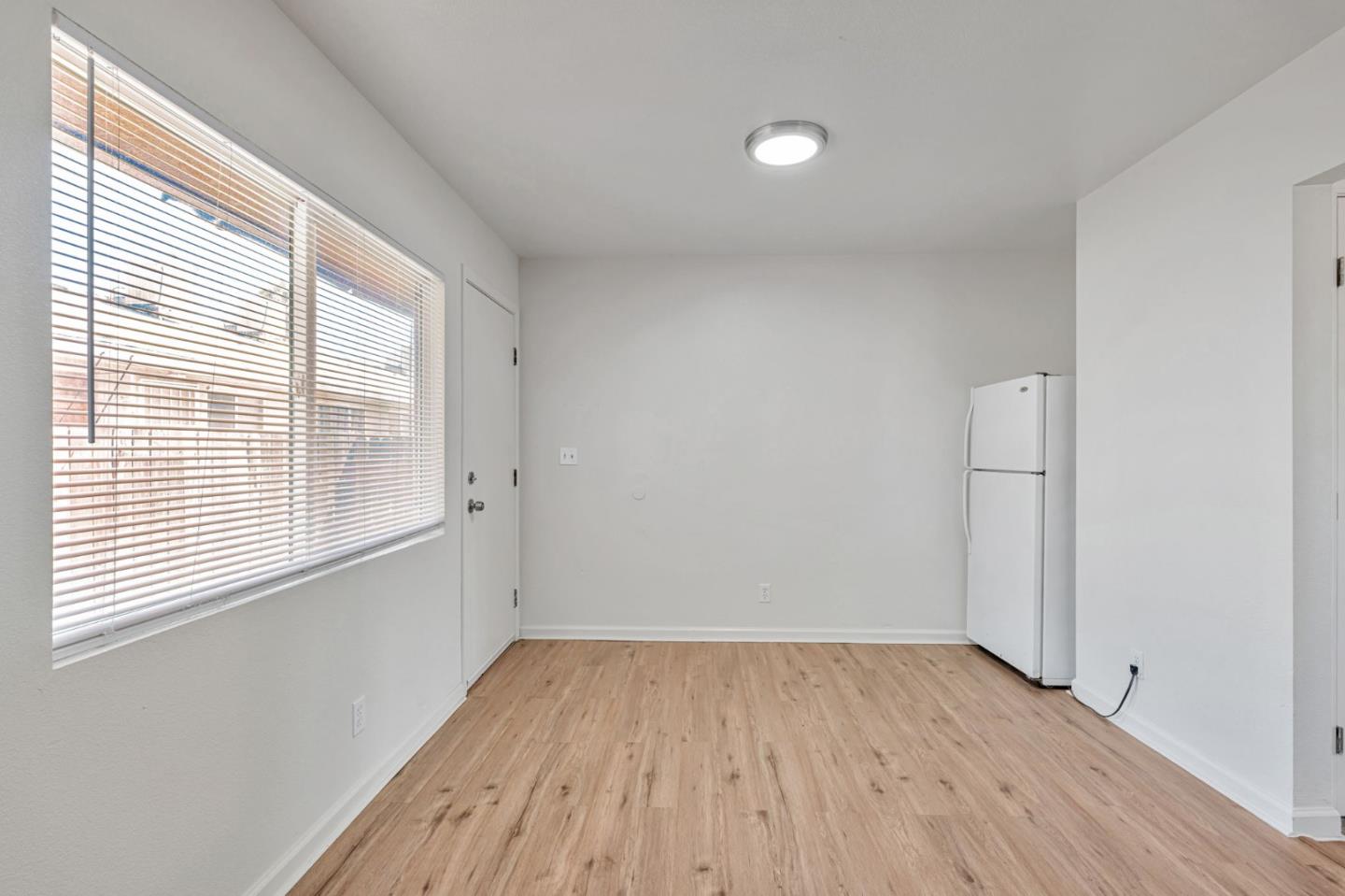 Detail Gallery Image 17 of 27 For 2842 N First St, Fresno,  CA 93703 - – Beds | – Baths