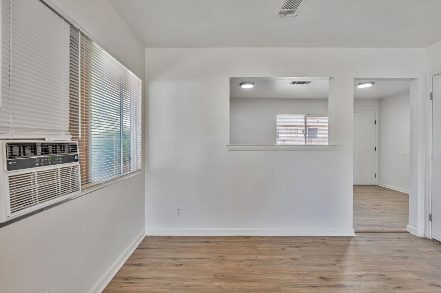 Detail Gallery Image 9 of 27 For 2842 N First St, Fresno,  CA 93703 - – Beds | – Baths