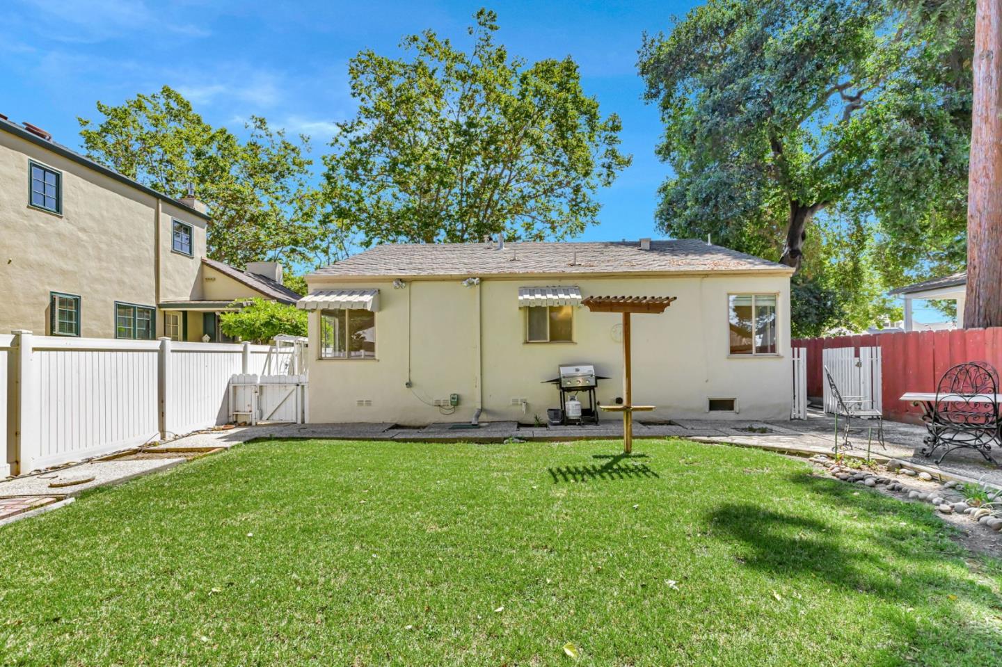 Detail Gallery Image 15 of 19 For 1010 Monterey St, Hollister,  CA 95023 - 2 Beds | 1 Baths