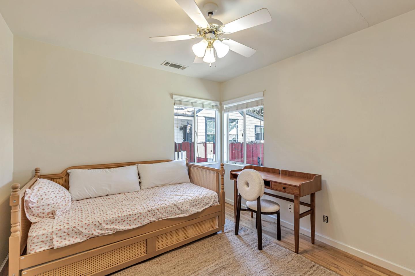 Detail Gallery Image 8 of 19 For 1010 Monterey St, Hollister,  CA 95023 - 2 Beds | 1 Baths