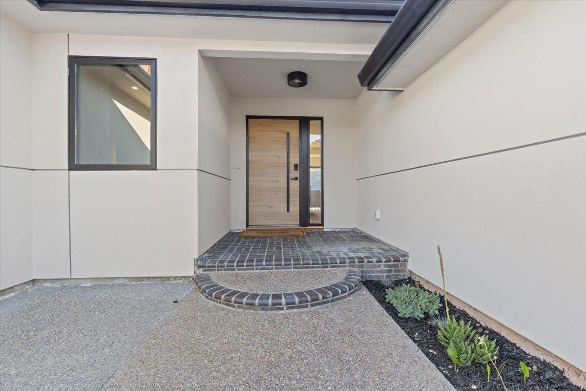 Detail Gallery Image 2 of 36 For 3016 Nieman Blvd, San Jose,  CA 95148 - 5 Beds | 3 Baths