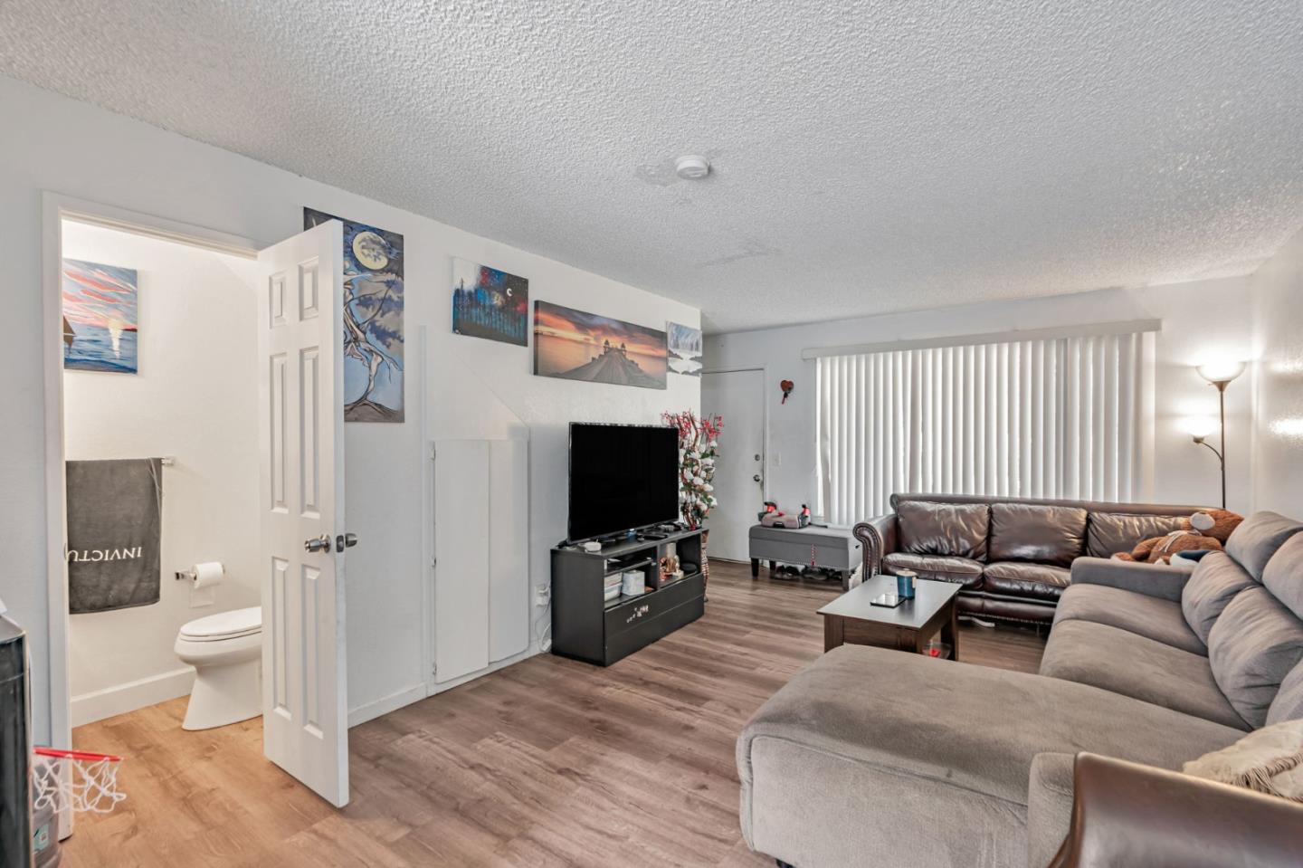 Detail Gallery Image 13 of 39 For 2560 Kenton Ct, Santa Rosa,  CA 95407 - – Beds | – Baths