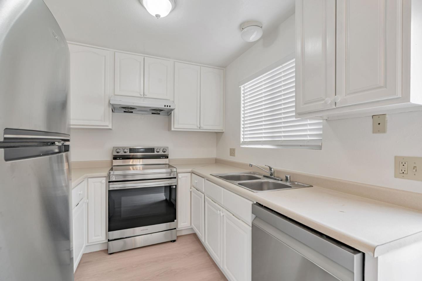 Detail Gallery Image 16 of 39 For 2560 Kenton Ct, Santa Rosa,  CA 95407 - – Beds | – Baths