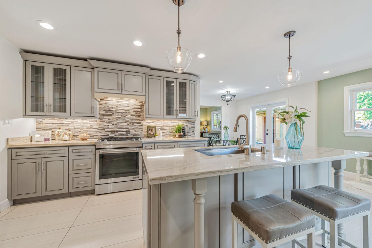 Detail Gallery Image 11 of 55 For 4670 Sherbourne Dr, San Jose,  CA 95124 - 4 Beds | 2/2 Baths