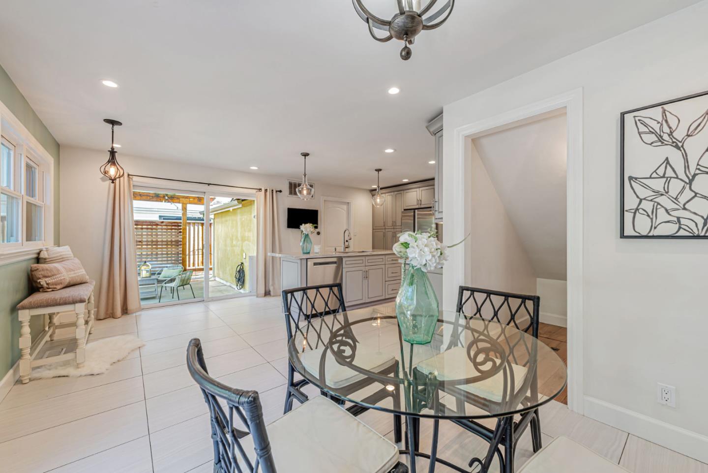 Detail Gallery Image 16 of 55 For 4670 Sherbourne Dr, San Jose,  CA 95124 - 4 Beds | 2/2 Baths