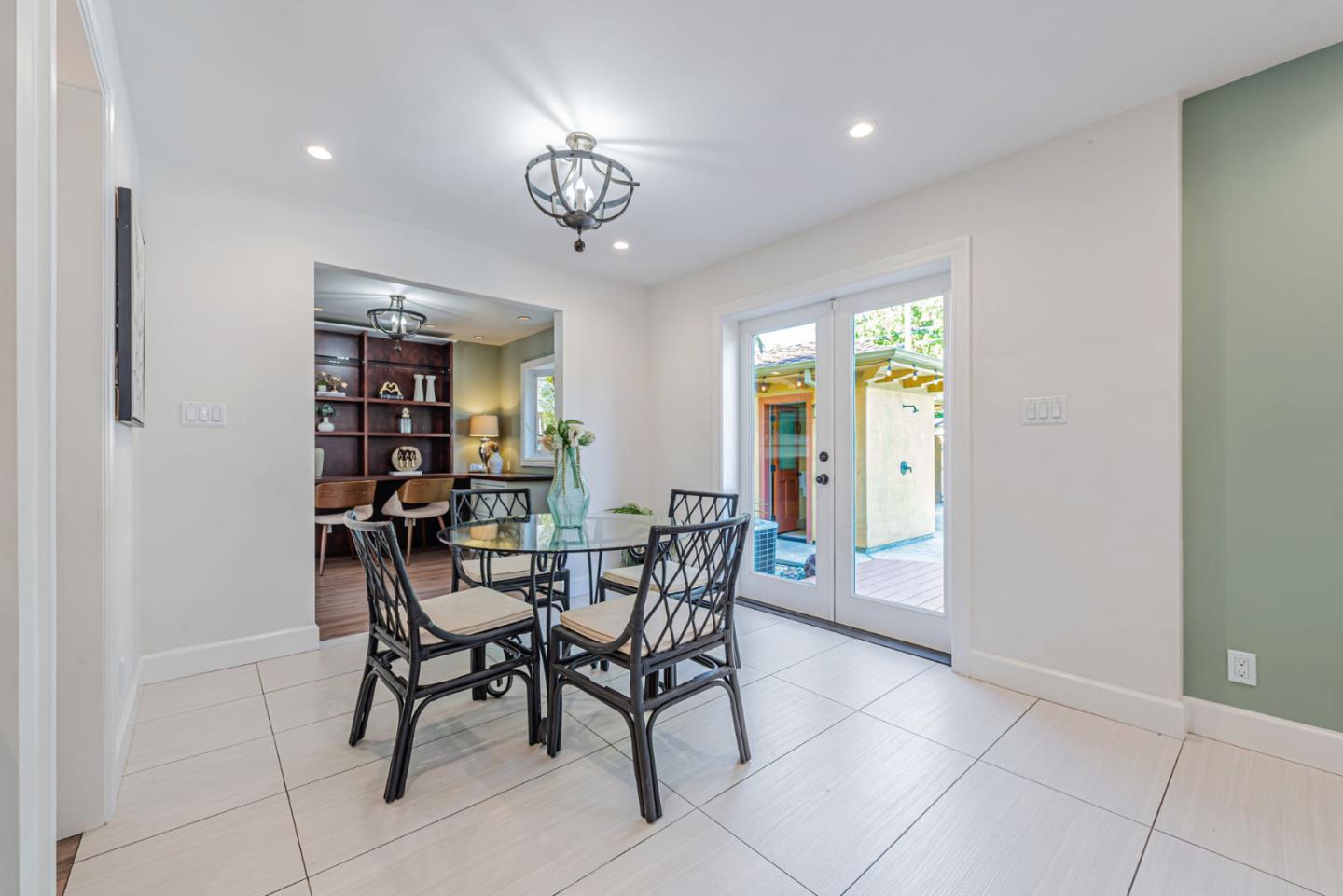 Detail Gallery Image 17 of 55 For 4670 Sherbourne Dr, San Jose,  CA 95124 - 4 Beds | 2/2 Baths