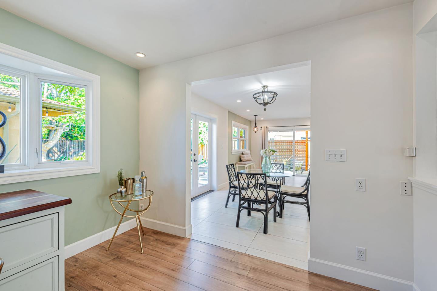 Detail Gallery Image 22 of 55 For 4670 Sherbourne Dr, San Jose,  CA 95124 - 4 Beds | 2/2 Baths