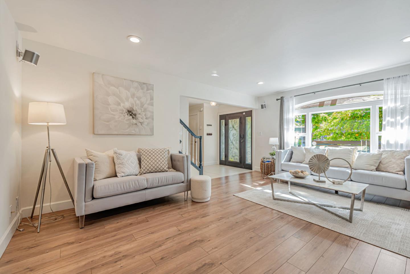 Detail Gallery Image 6 of 55 For 4670 Sherbourne Dr, San Jose,  CA 95124 - 4 Beds | 2/2 Baths