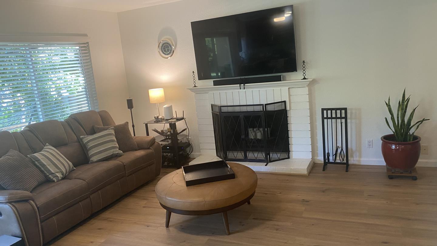 Detail Gallery Image 4 of 30 For 5270 Rio Grande Dr, San Jose,  CA 95136 - 4 Beds | 2/1 Baths