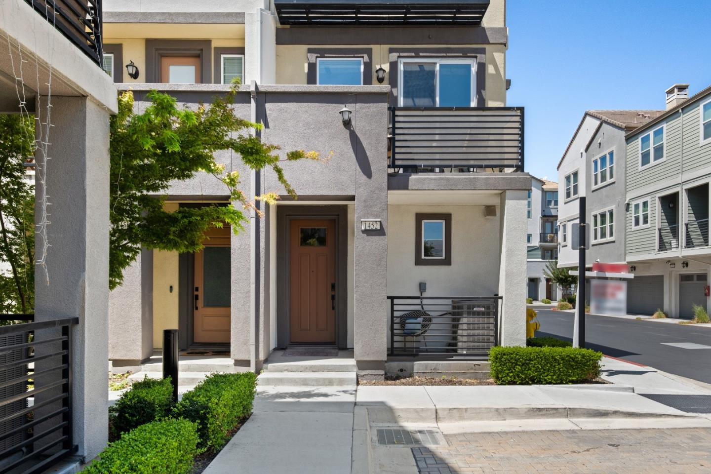Detail Gallery Image 4 of 55 For 1452 Cherry Cir, Milpitas,  CA 95035 - 2 Beds | 1/2 Baths