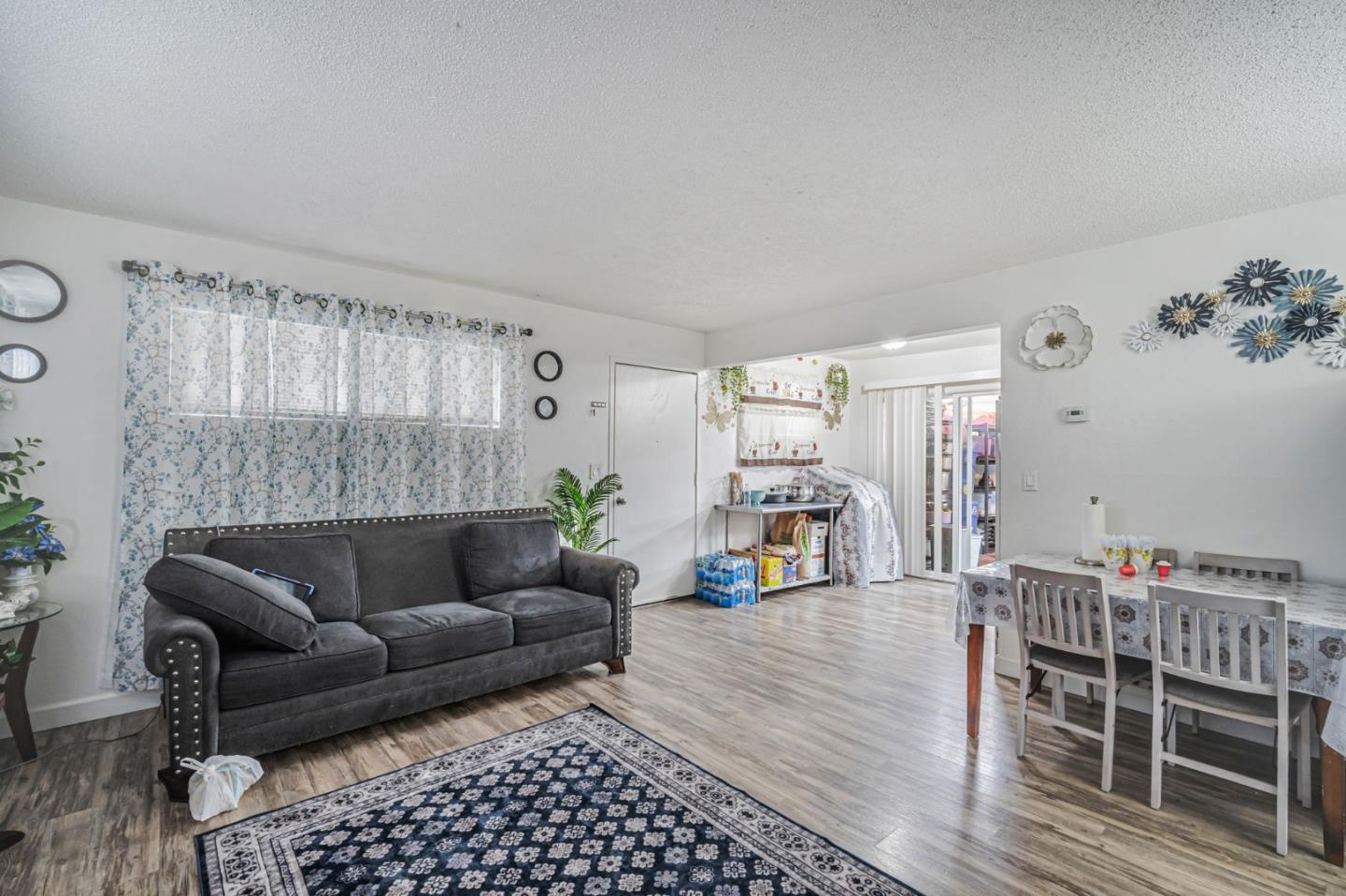 Detail Gallery Image 5 of 38 For 923 Delport Ave, Santa Rosa,  CA 95407 - – Beds | – Baths
