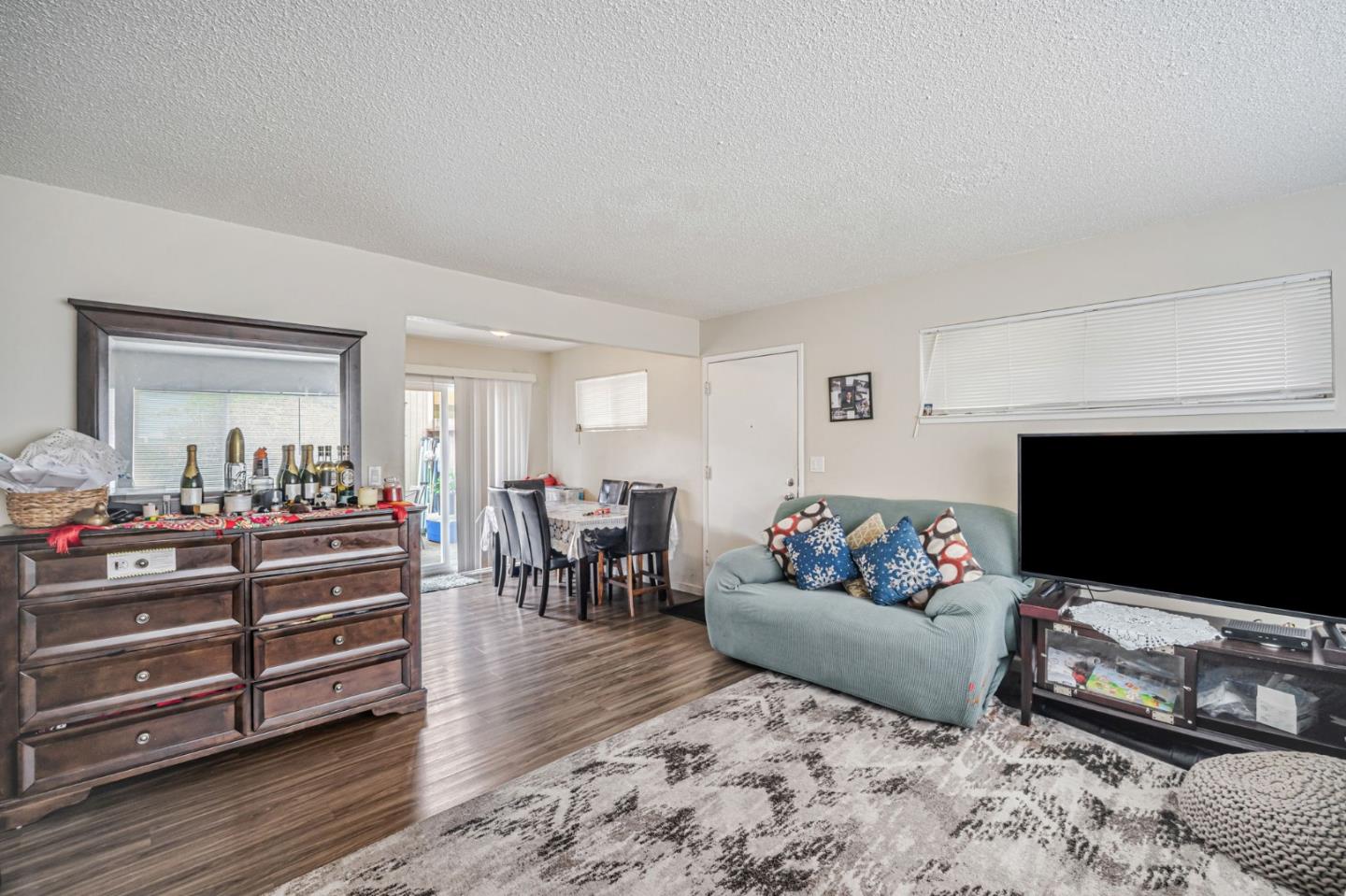 Detail Gallery Image 7 of 38 For 923 Delport Ave, Santa Rosa,  CA 95407 - – Beds | – Baths