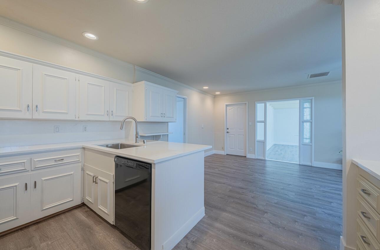 Detail Gallery Image 11 of 43 For 624 Hartnell St, Salinas,  CA 93901 - 4 Beds | 2 Baths