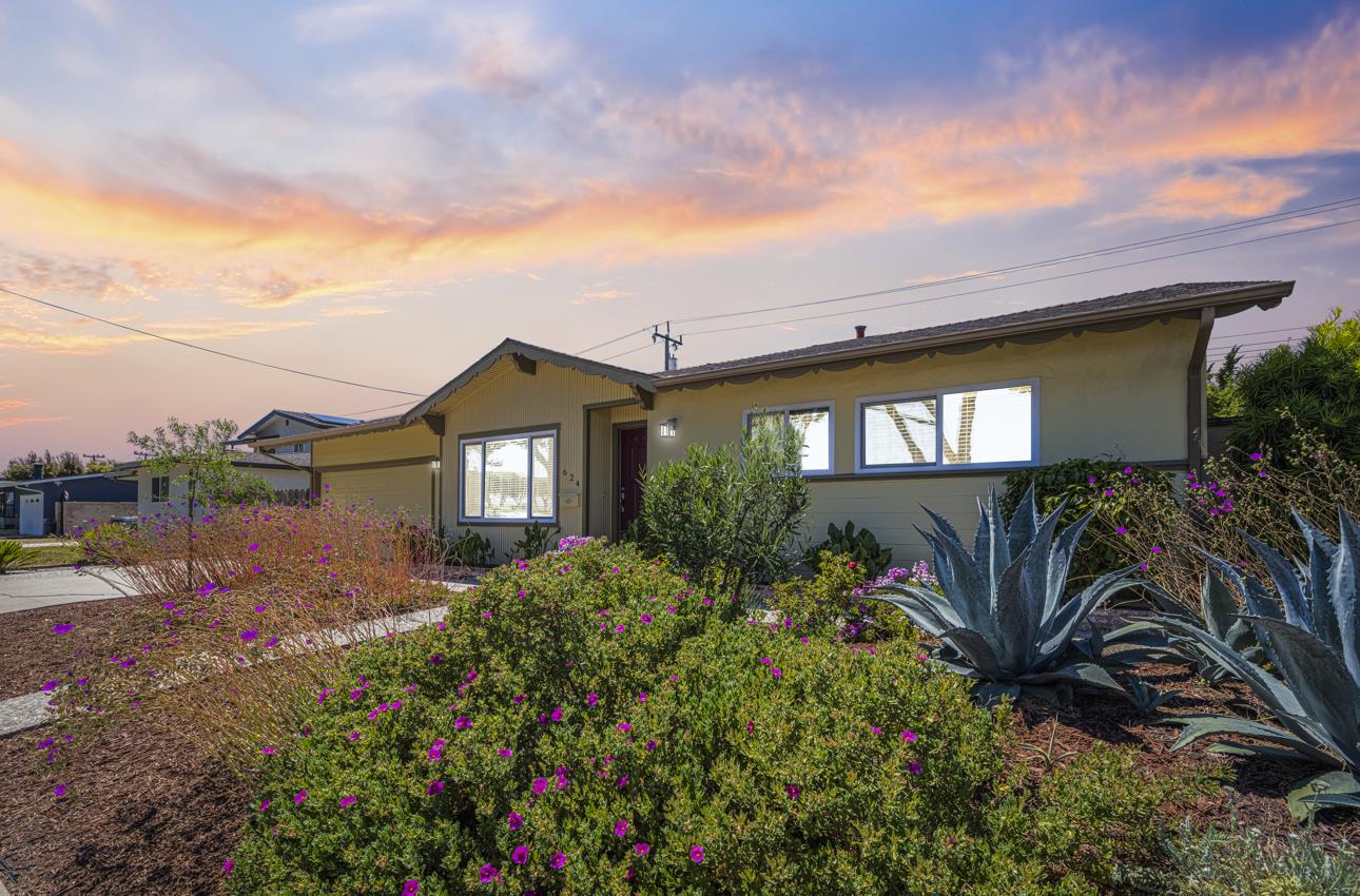 Detail Gallery Image 3 of 43 For 624 Hartnell St, Salinas,  CA 93901 - 4 Beds | 2 Baths