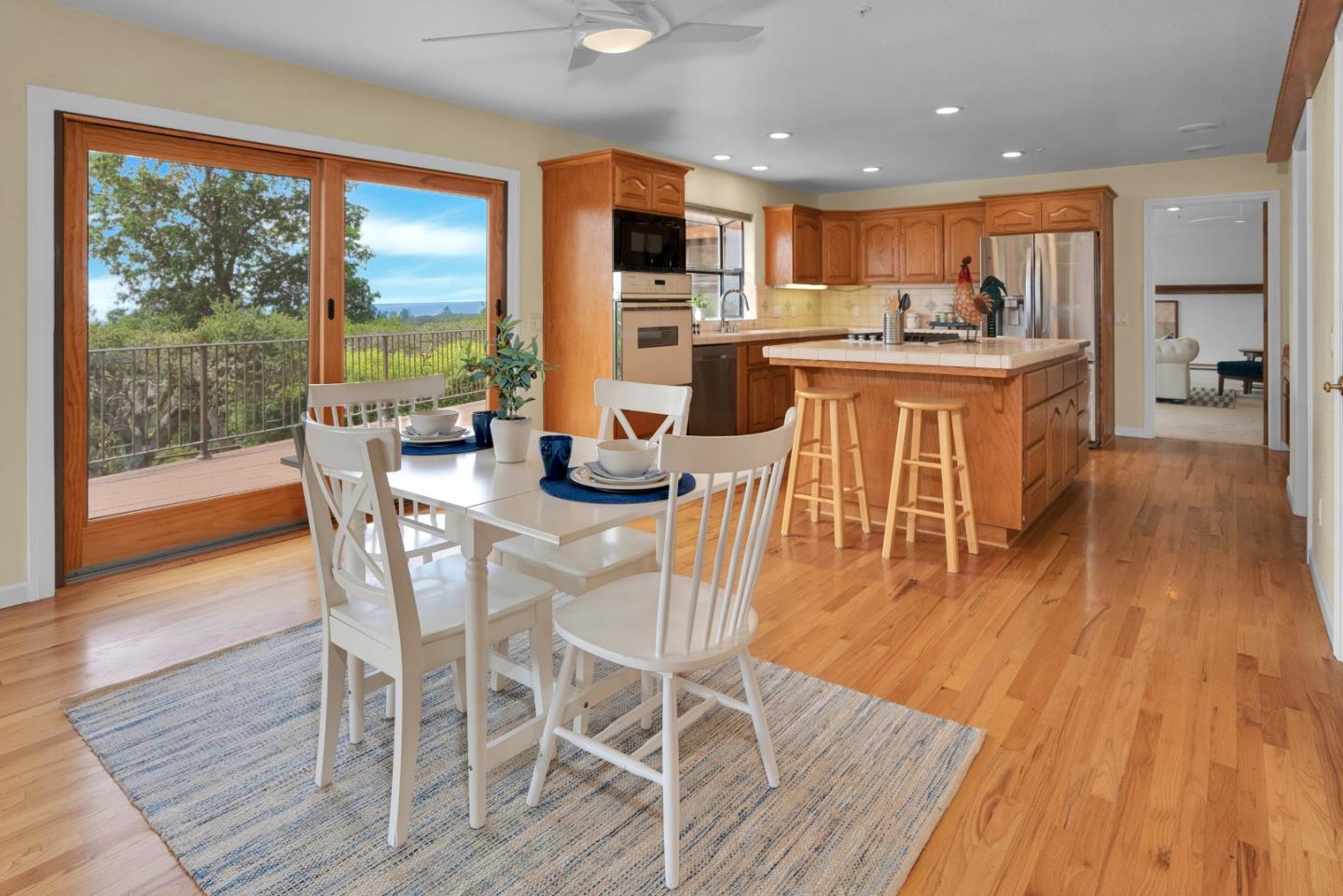 Detail Gallery Image 11 of 61 For 388 Aptos Ridge Cir, Watsonville,  CA 95076 - 4 Beds | 3/1 Baths