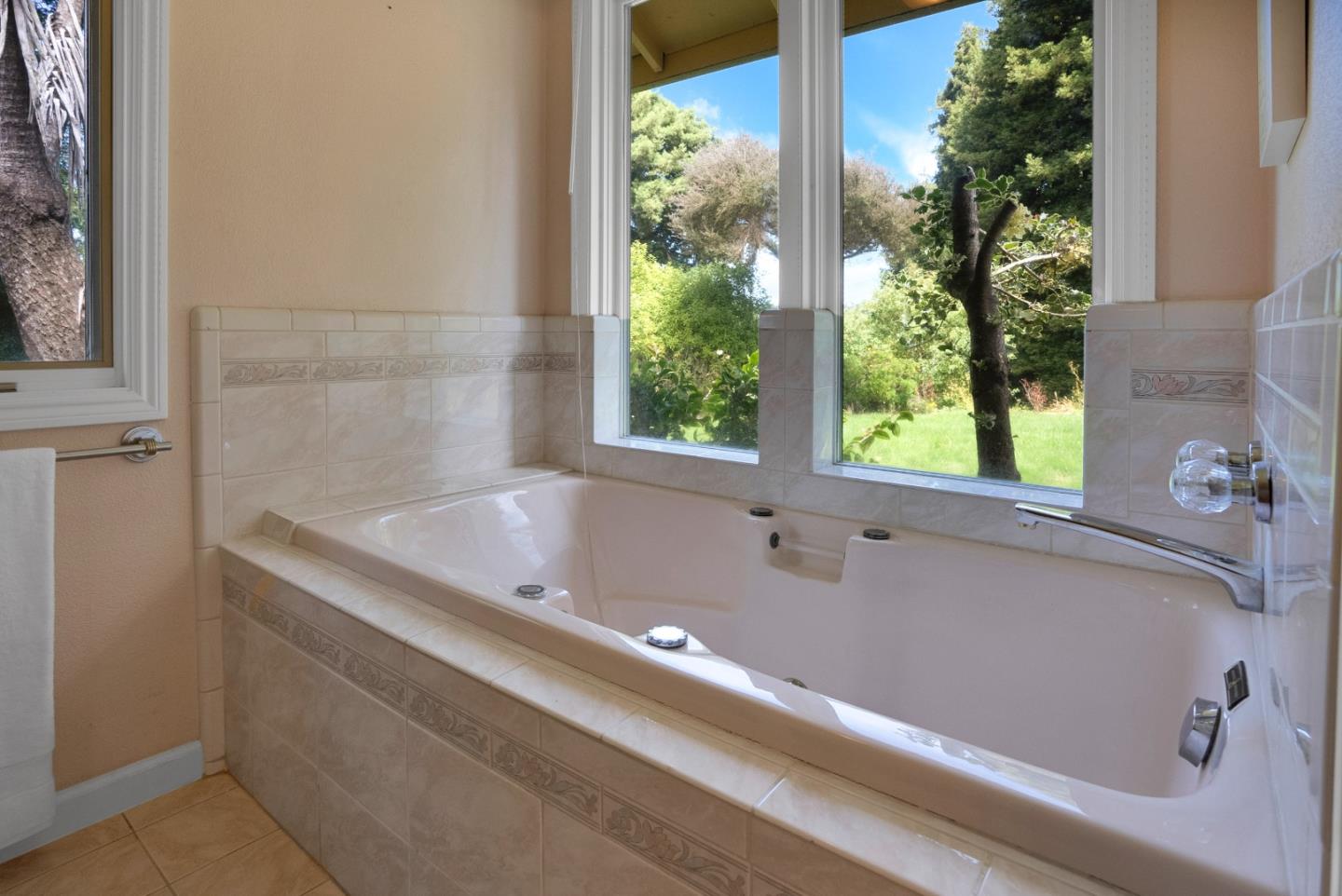 Detail Gallery Image 22 of 61 For 388 Aptos Ridge Cir, Watsonville,  CA 95076 - 4 Beds | 3/1 Baths