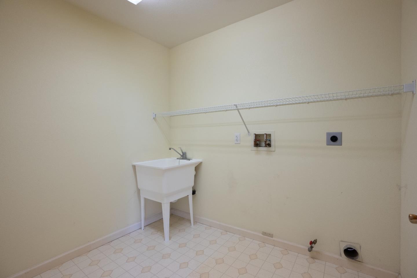 Detail Gallery Image 51 of 61 For 388 Aptos Ridge Cir, Watsonville,  CA 95076 - 4 Beds | 3/1 Baths