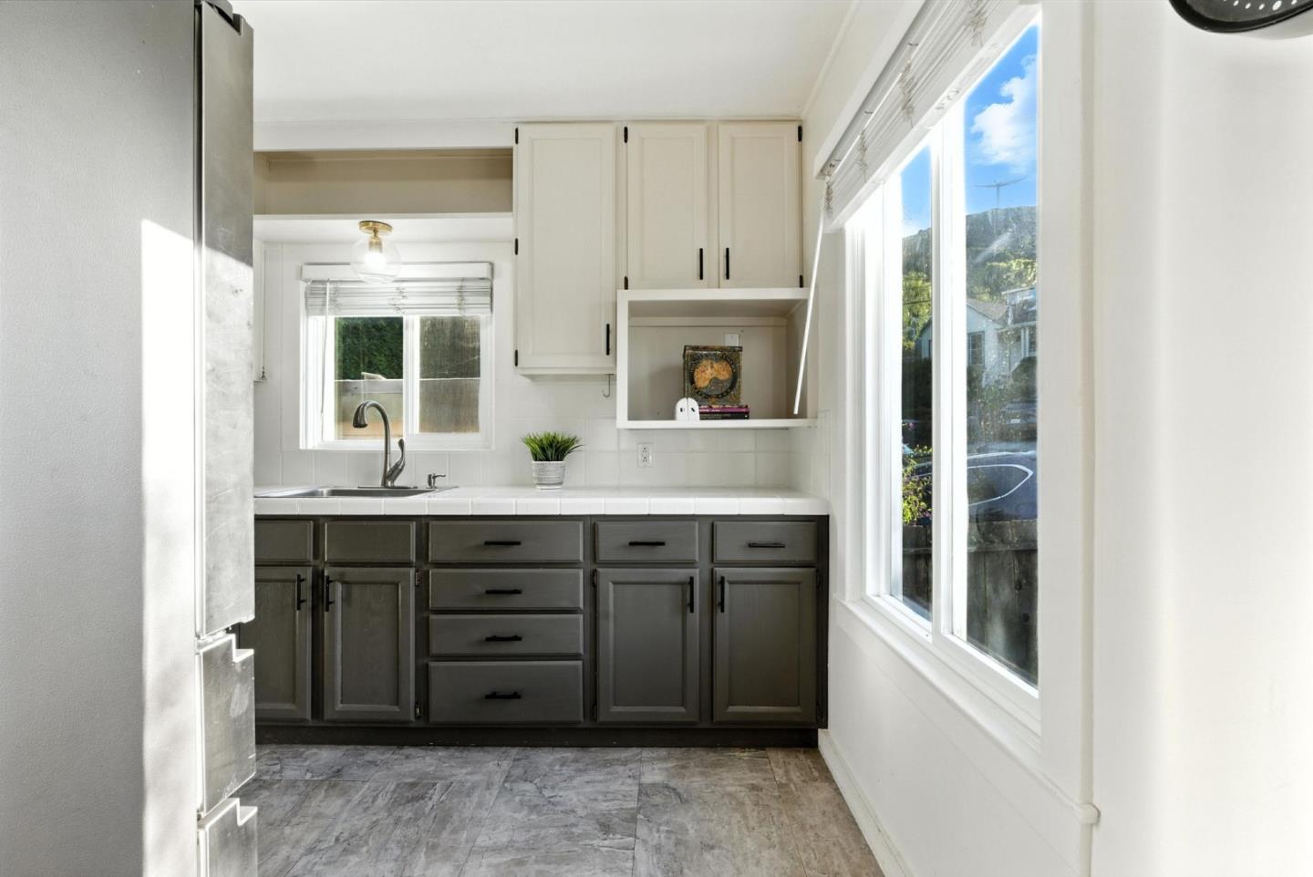 Detail Gallery Image 19 of 95 For 35 Mono St, Brisbane,  CA 94005 - 4 Beds | 2 Baths