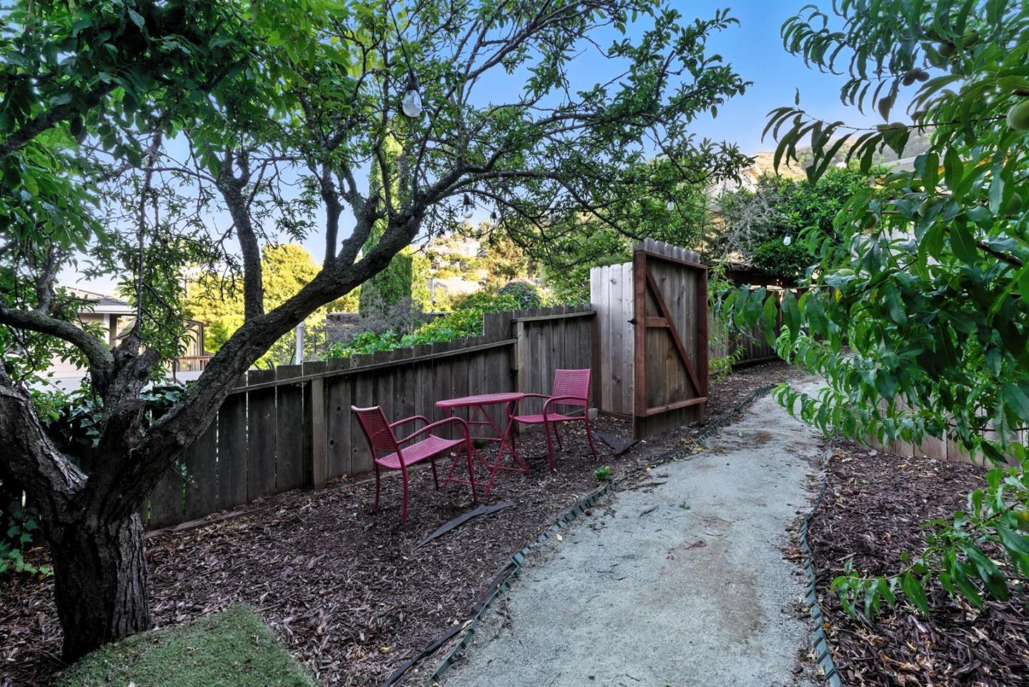 Detail Gallery Image 62 of 95 For 35 Mono St, Brisbane,  CA 94005 - 4 Beds | 2 Baths