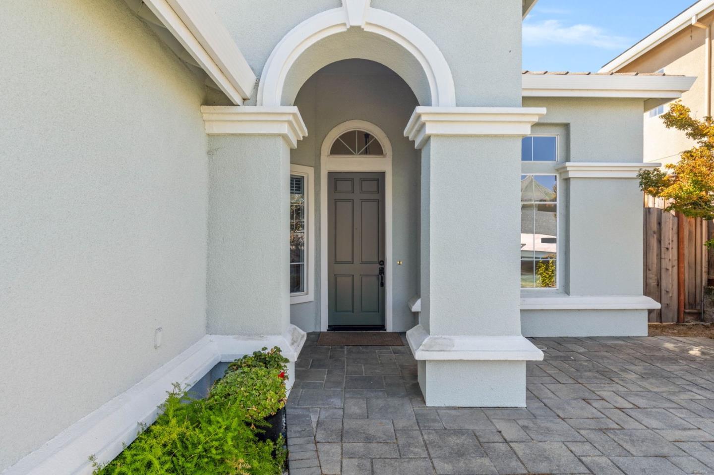 Detail Gallery Image 3 of 29 For 1476 Senegal Ct, Gilroy,  CA 95020 - 4 Beds | 2 Baths