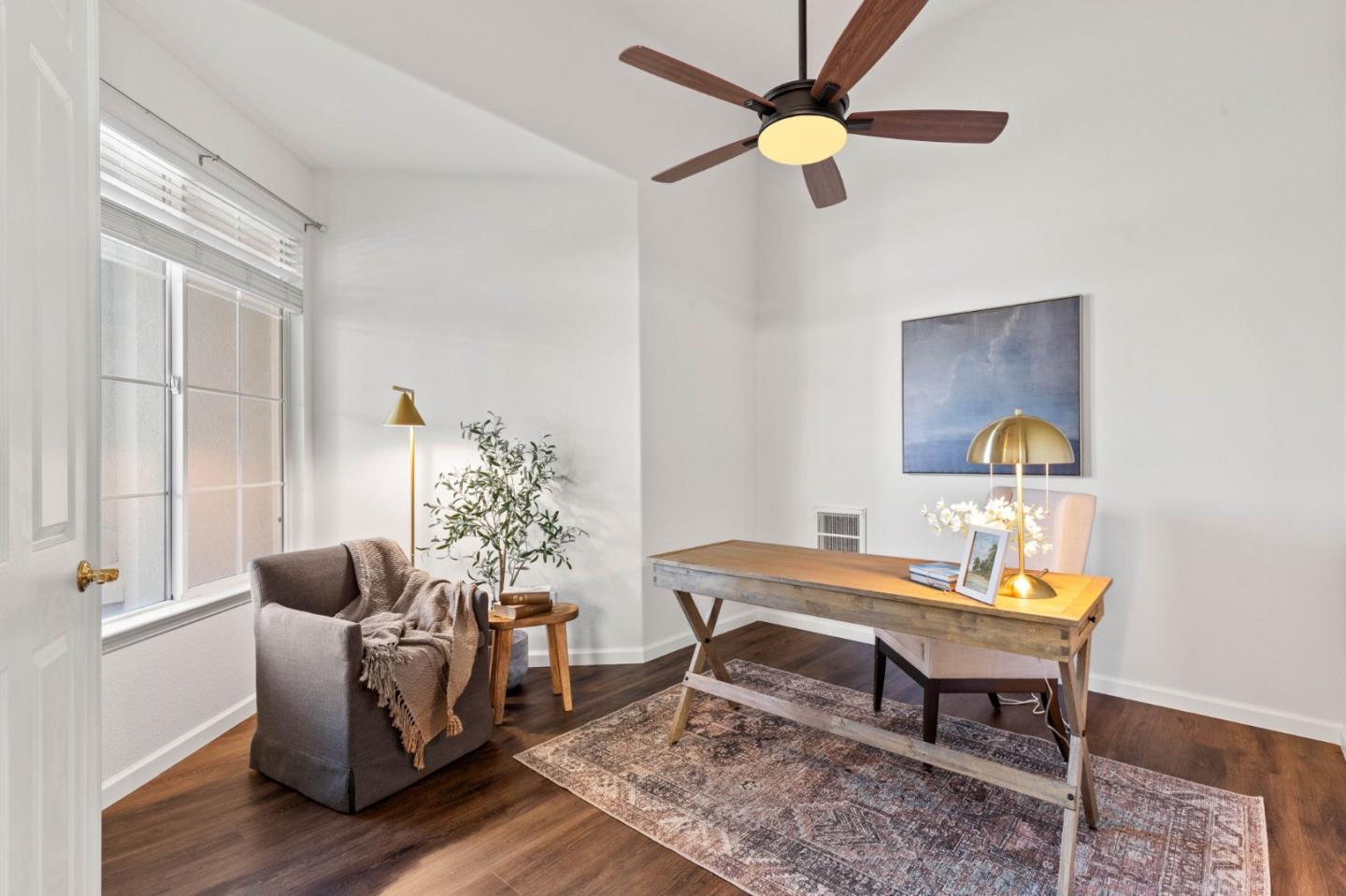 Detail Gallery Image 8 of 29 For 1476 Senegal Ct, Gilroy,  CA 95020 - 4 Beds | 2 Baths