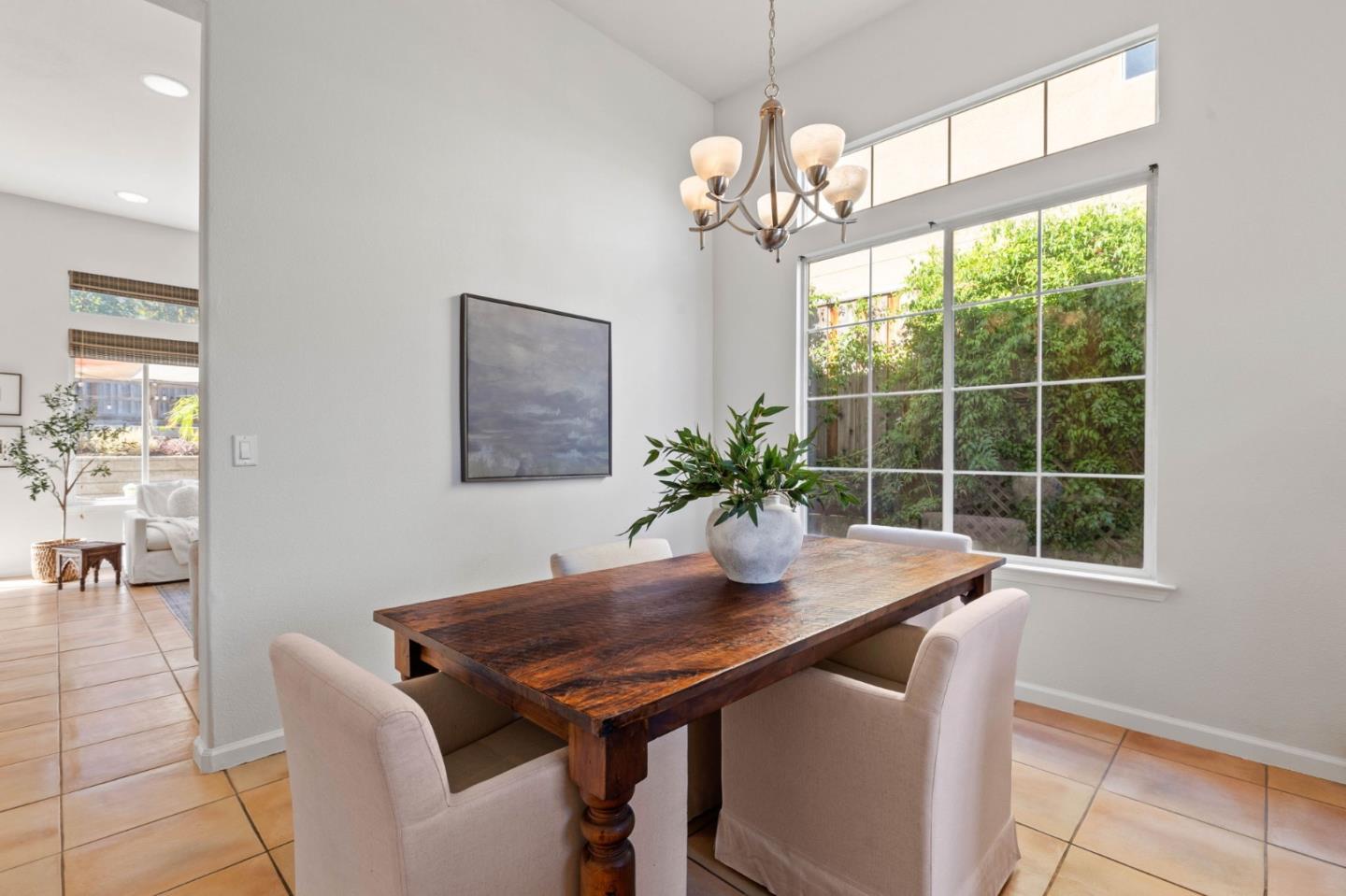 Detail Gallery Image 9 of 29 For 1476 Senegal Ct, Gilroy,  CA 95020 - 4 Beds | 2 Baths