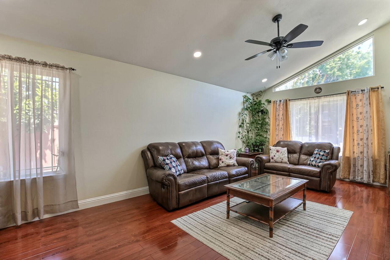 Detail Gallery Image 3 of 17 For 33456 Caliban Dr, Fremont,  CA 94555 - 3 Beds | 2 Baths
