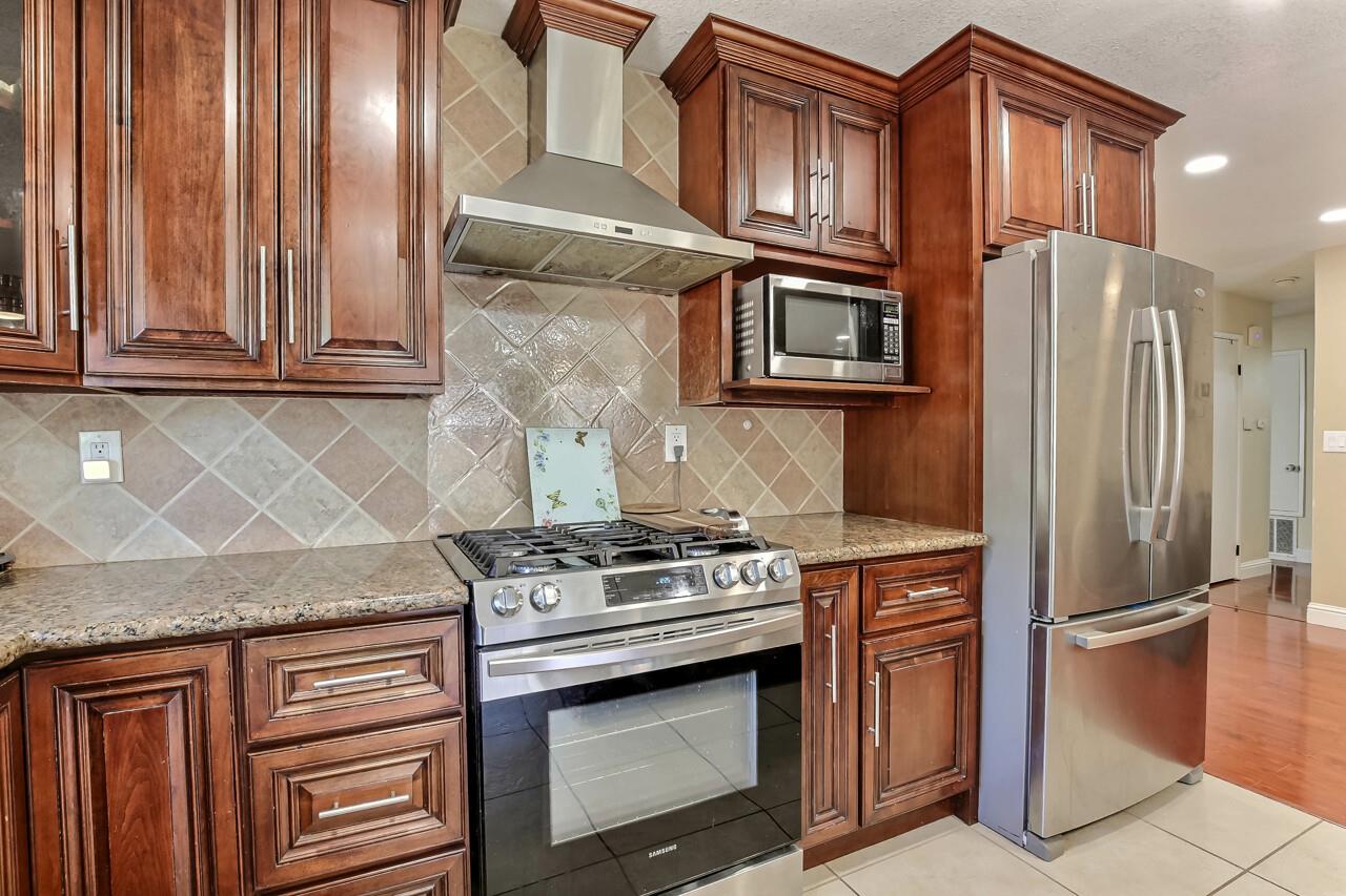 Detail Gallery Image 7 of 17 For 33456 Caliban Dr, Fremont,  CA 94555 - 3 Beds | 2 Baths