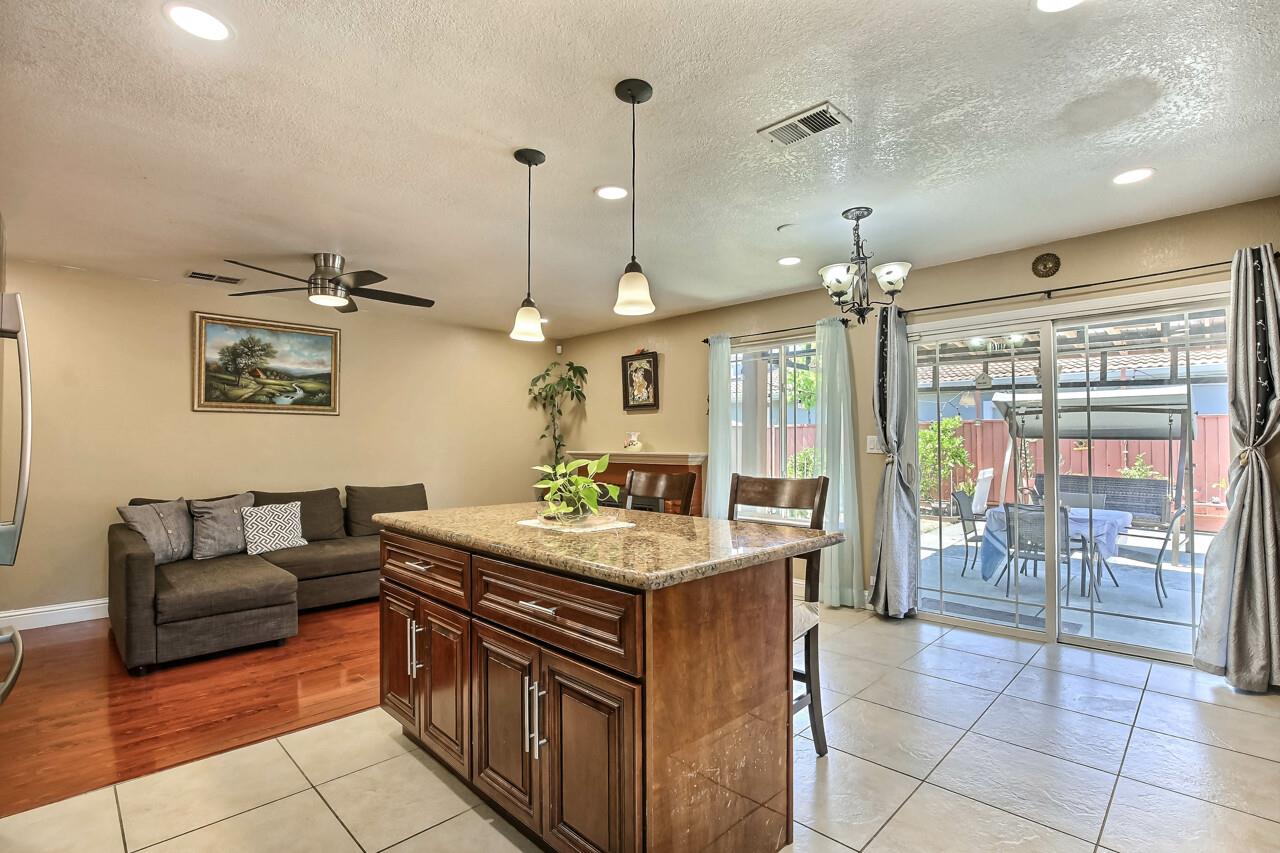 Detail Gallery Image 8 of 17 For 33456 Caliban Dr, Fremont,  CA 94555 - 3 Beds | 2 Baths