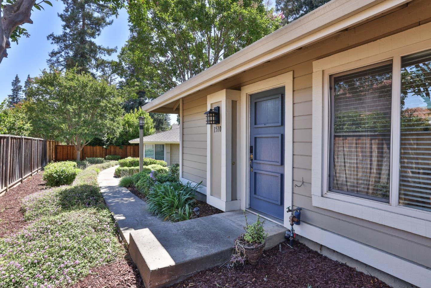 Detail Gallery Image 3 of 37 For 1510 Lima Ct, San Jose,  CA 95126 - 2 Beds | 1 Baths