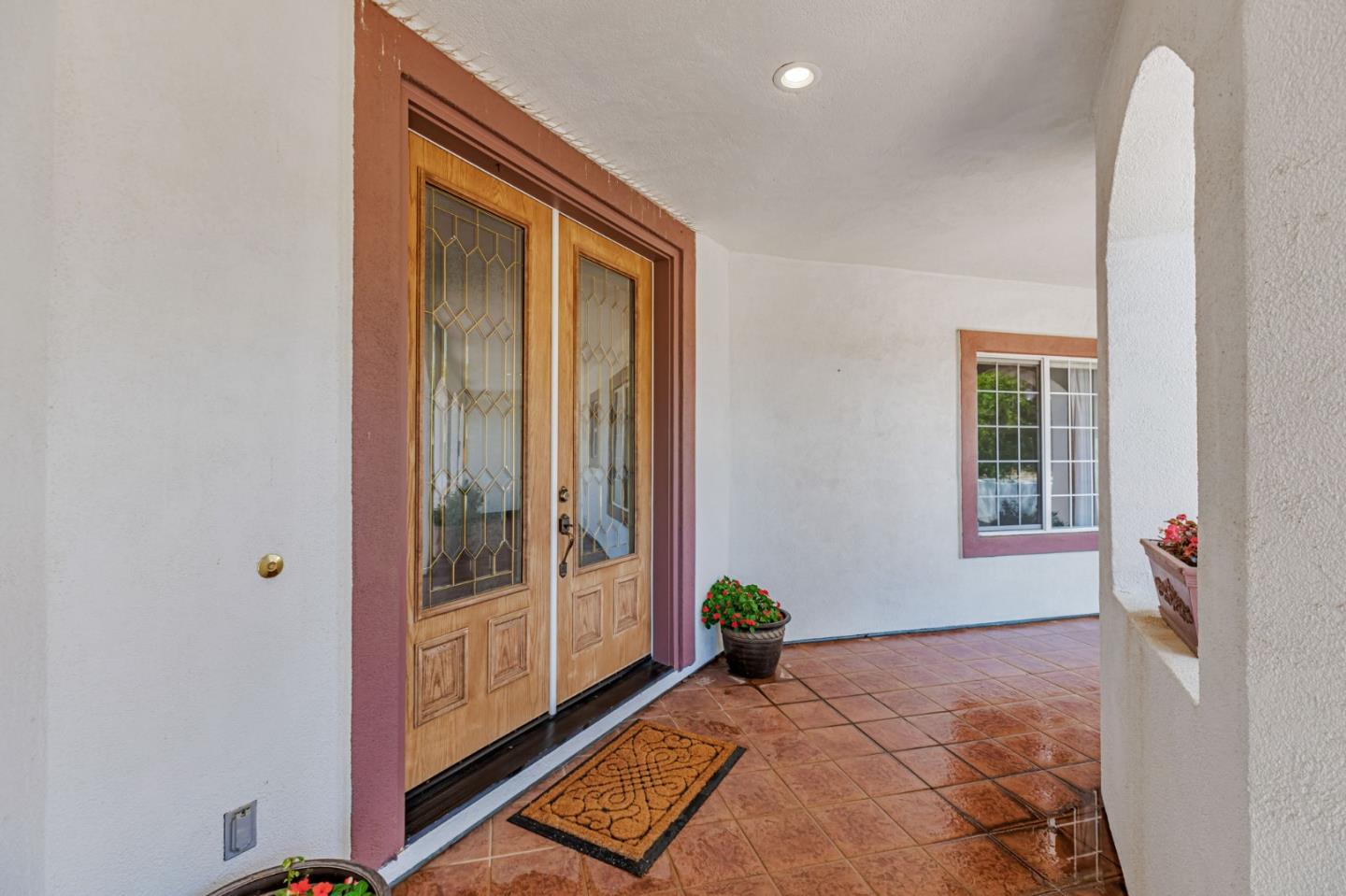 Detail Gallery Image 12 of 86 For 1152 Little River Dr, Hollister,  CA 95023 - 5 Beds | 3/1 Baths