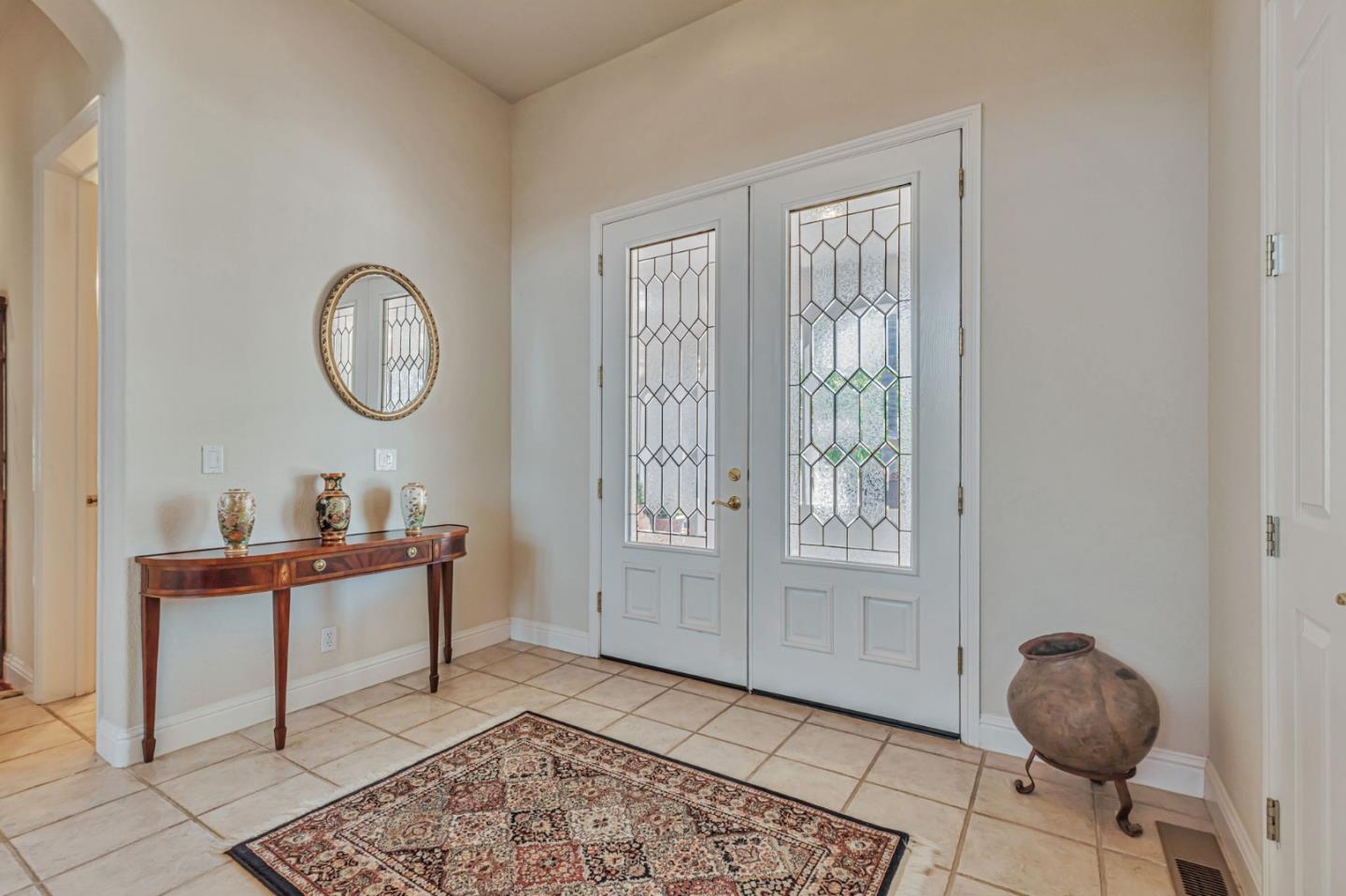 Detail Gallery Image 14 of 86 For 1152 Little River Dr, Hollister,  CA 95023 - 5 Beds | 3/1 Baths