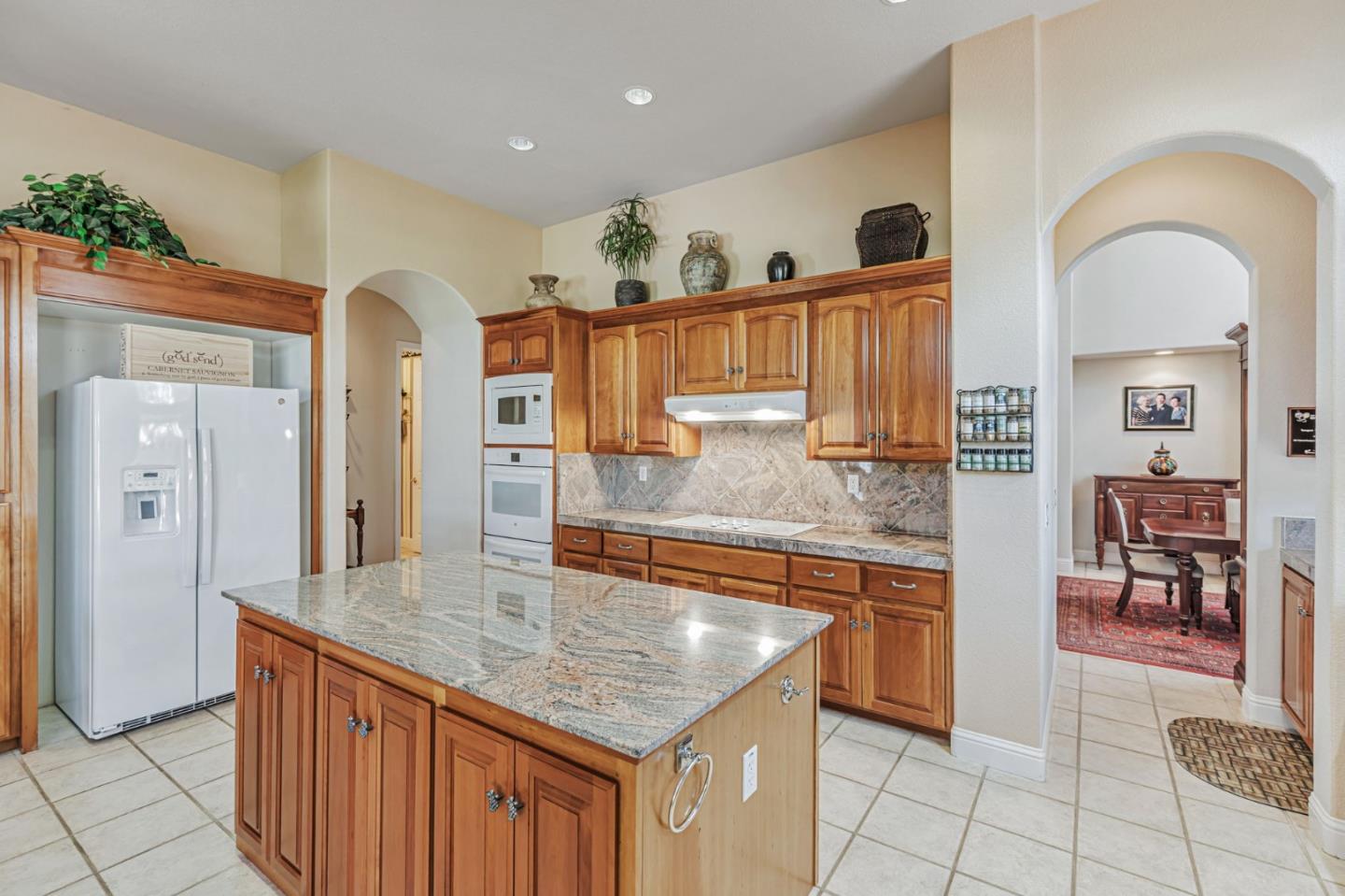 Detail Gallery Image 26 of 86 For 1152 Little River Dr, Hollister,  CA 95023 - 5 Beds | 3/1 Baths