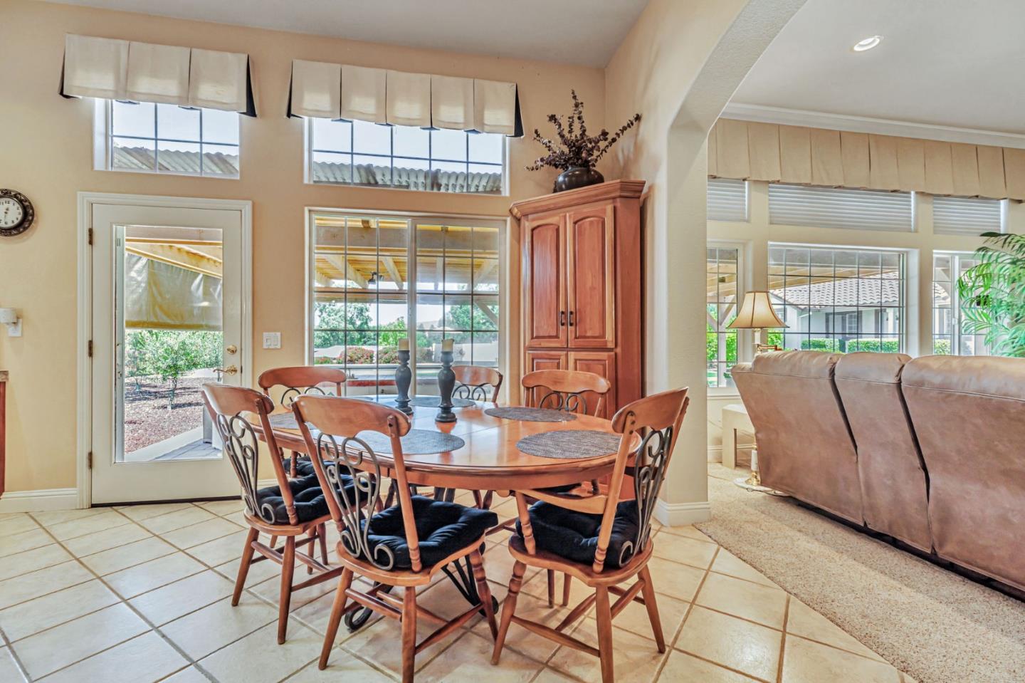 Detail Gallery Image 30 of 86 For 1152 Little River Dr, Hollister,  CA 95023 - 5 Beds | 3/1 Baths
