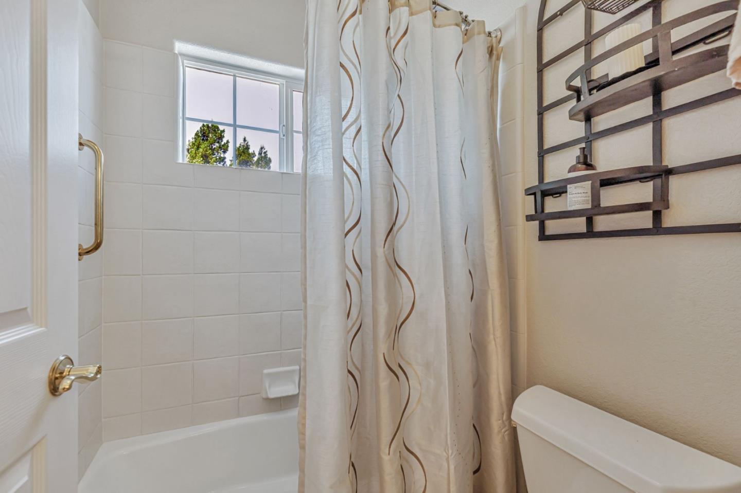 Detail Gallery Image 47 of 86 For 1152 Little River Dr, Hollister,  CA 95023 - 5 Beds | 3/1 Baths